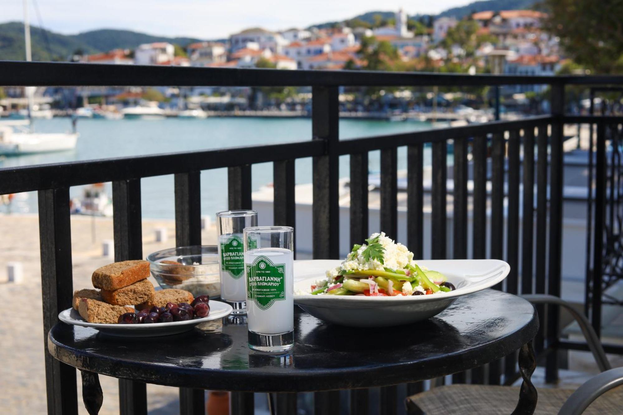 Faros Coastal Apartments Skopelos Town Exterior photo